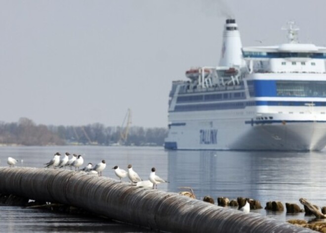 Vētras dēļ Tallinas ostā bijis spiests atgriezties "Tallink" prāmis "Victoria I"