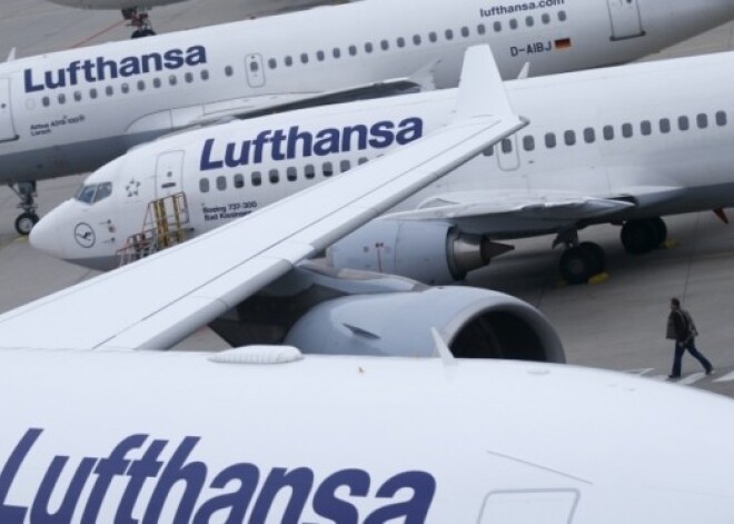 Allāha fanāts "Lufthansa" reisā centies atvērt lidmašīnas durvis