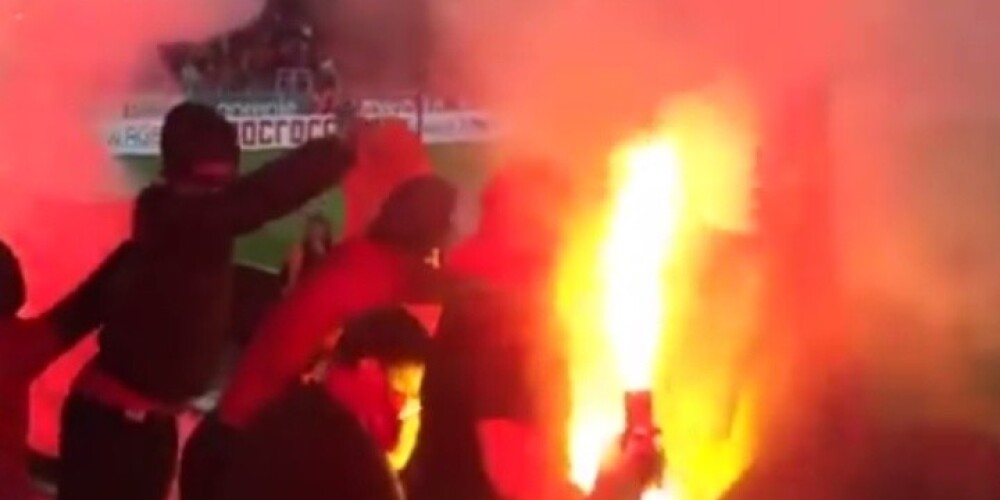 Krievijas Futbola savienība soda "Spartak" līdzjutējus par Turcijas karoga dedzināšanu. VIDEO
