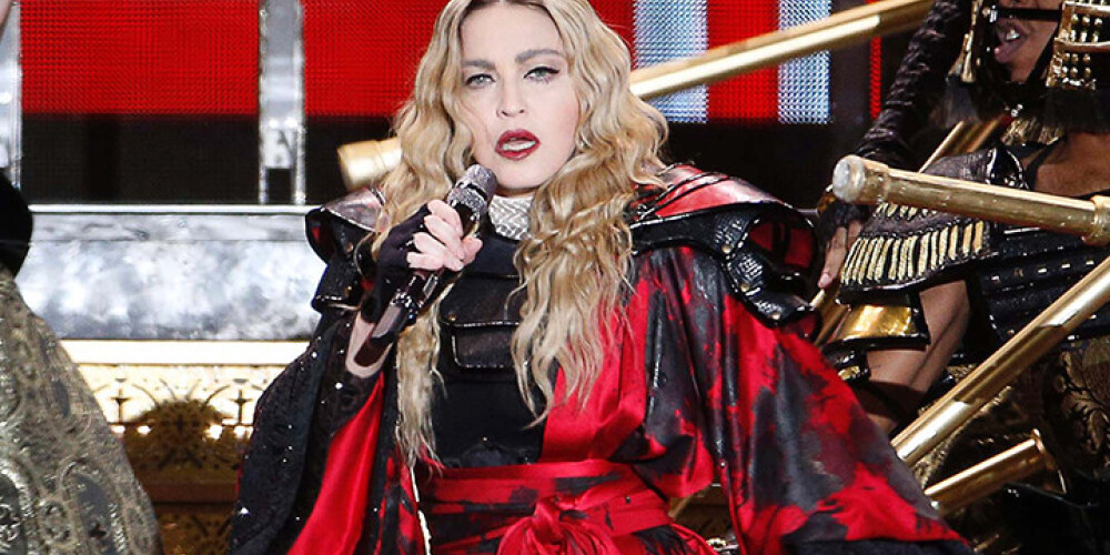Madonna koncertā izlamā skatītājus. VIDEO