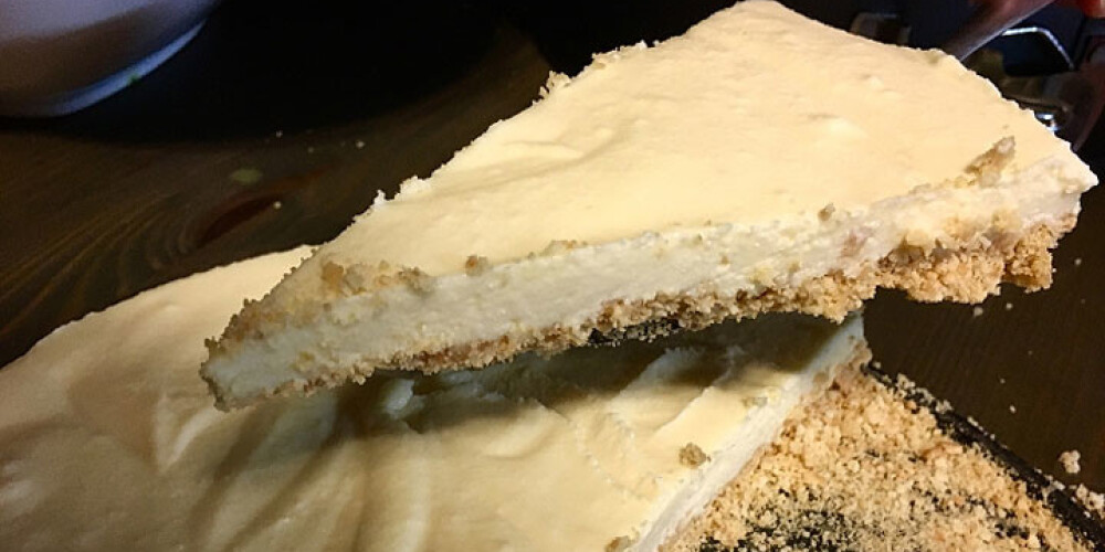 Ziemīgā biezpiena torte - recepte bez cepšanas. Kūka jāliek saldētavā!