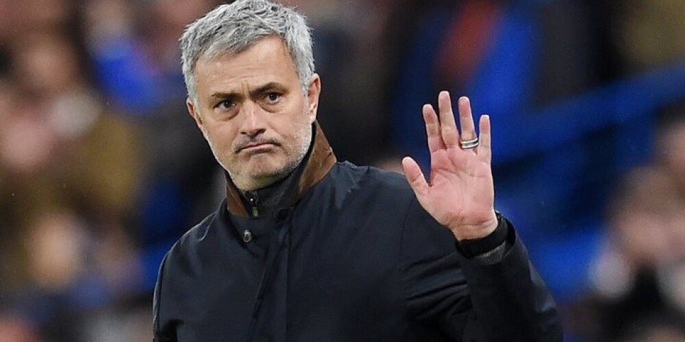 Londonas "Chelsea" atlaiž skandalozo treneri Mourinju