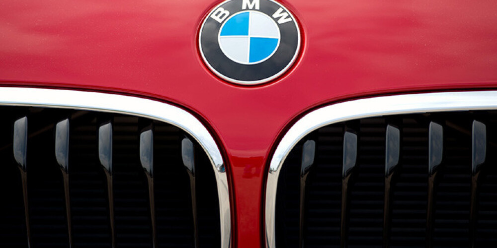 BMW uzliek 40 miljonu dolāru lielu sodu par nesavlaicīgu auto atsaukšanu