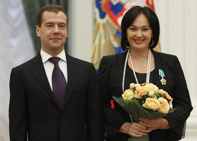 В 2011 году Лариса Гузеева была награждена Орденом дружбы Российской Федерации, который ей вручил сам Дмитрий Медведев