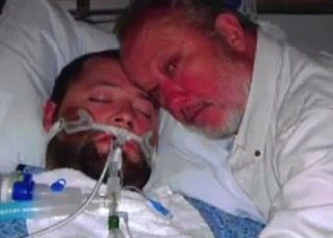 Отец с оружием в руках спас сына, мозг которого объявили мертвым