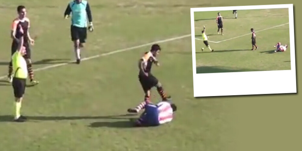 Futbolists sapsihojas un iesper pretiniekam pa seju. VIDEO