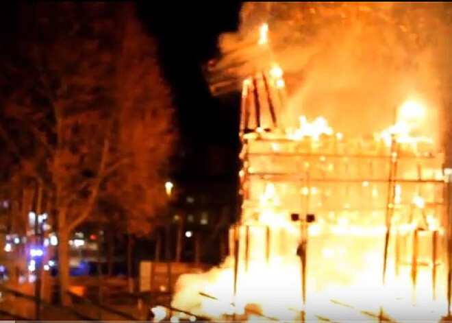 Atkal nosvilināts Zviedrijas salmu āzis. Šoreiz pie vainas piedzēries pilsonis. VIDEO