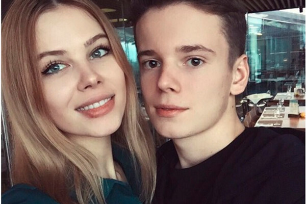 Анна Шеридан публикует снимки со своим молодым человеком