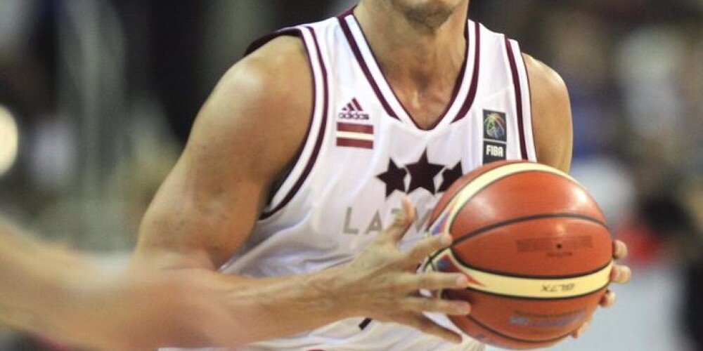 Latvijas basketbola izlases kapteinim Blūmam nepieciešama operācija