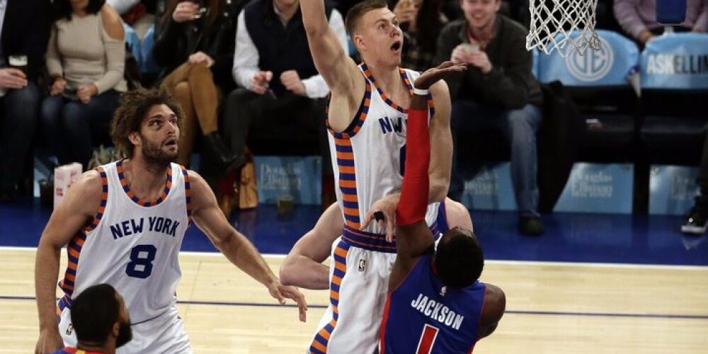 Porziņģis ar 10 punktiem gada pēdējā spēlē palīdz "Knicks" pārtraukt zaudējumu sēriju. VIDEO