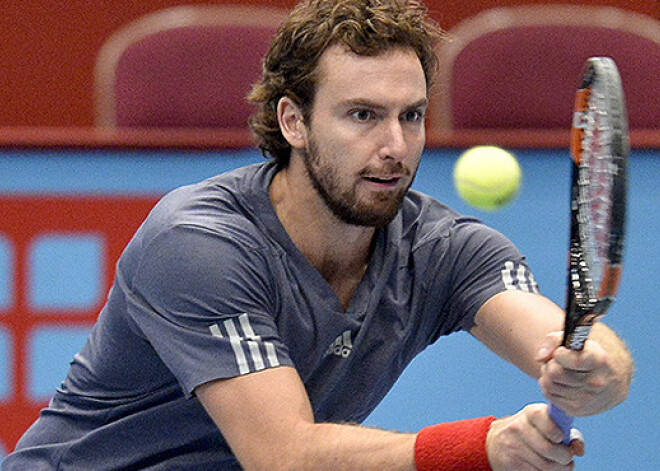 Gulbis nespēj lauzt Nišikori servi un piedzīvo zaudējumu izšķirošajā Brisbenas turnīra kvalifikācijas kārtā