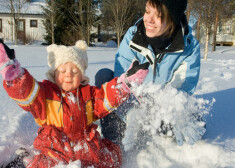 Lai noteiktu, vai mazulim ārā nav auksti, jāpārbauda mugura un skausts, nevis deguns vai rokas.
