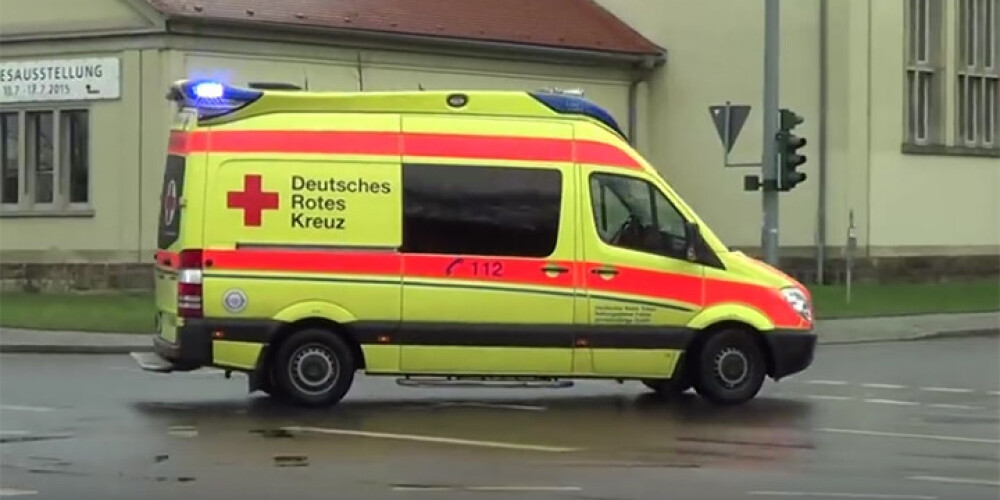 Frankfurtē apšaudīta bēgļu mājvieta, ievainots 23 gadus vecs patvēruma meklētājs
