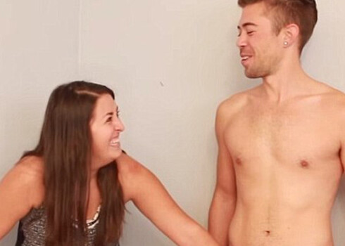 Лесби гинеколог онлайн HD