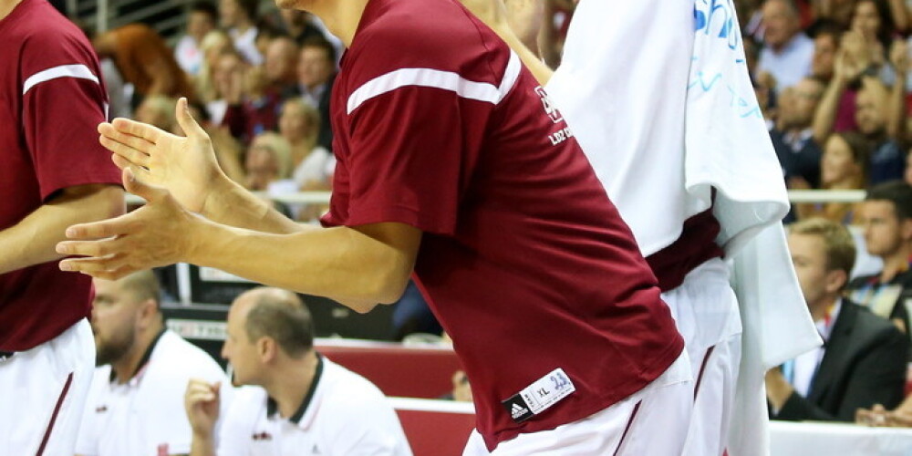 Latvijas basketbola izlases spēlētājs Kārlis pārrāvis ceļgala krusteniskās saites
