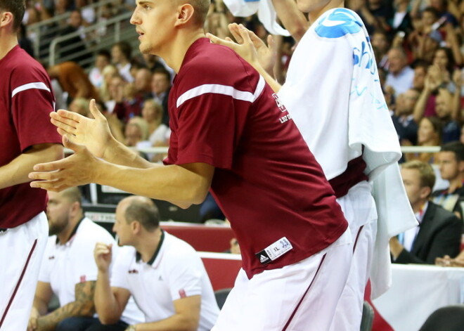 Latvijas basketbola izlases spēlētājs Kārlis pārrāvis ceļgala krusteniskās saites