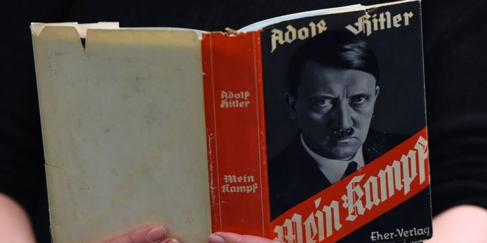 Vācijā sāk pārdot Hitlera "Mein Kampf" jauno izdevumu