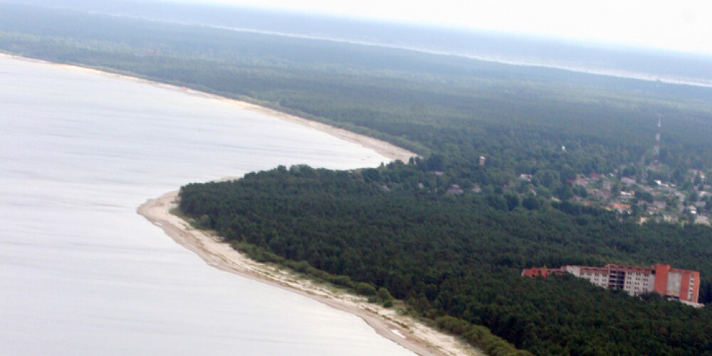 Jūra Latvijai pērn "nograuzusi" aptuveni 5 hektārus