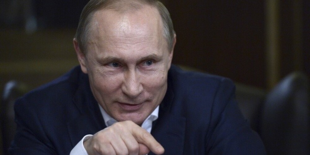 Putins izziņo, ka Krievijā izstrādāta vakcīna pret baiso Ebolas vīrusu