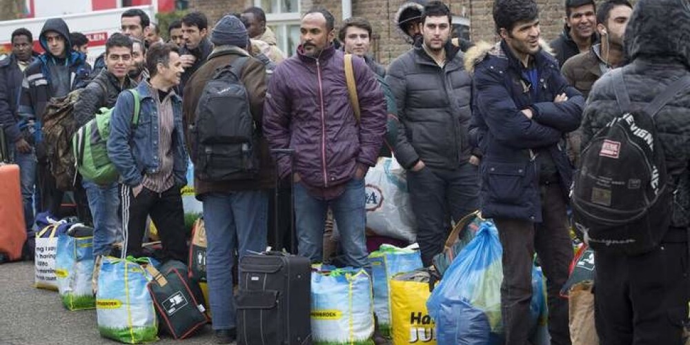 Vācijas pilsētā aiztur 40 vīriešus saistībā ar migrantu organizēto noziedzību