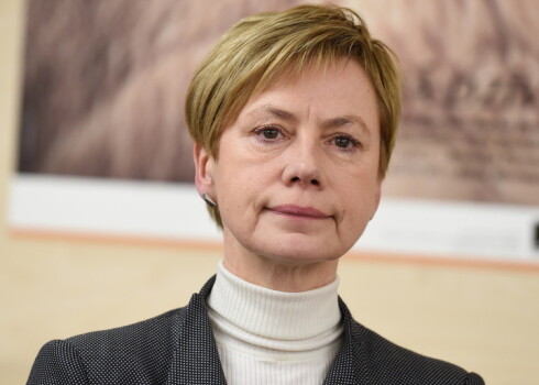 Tomēr Sarmīte Ēlerte neesot pesimiste - viņa tic, ka par spīti "Vienotības" grūtajam periodam, šī partija tomēr spējot saņemties.