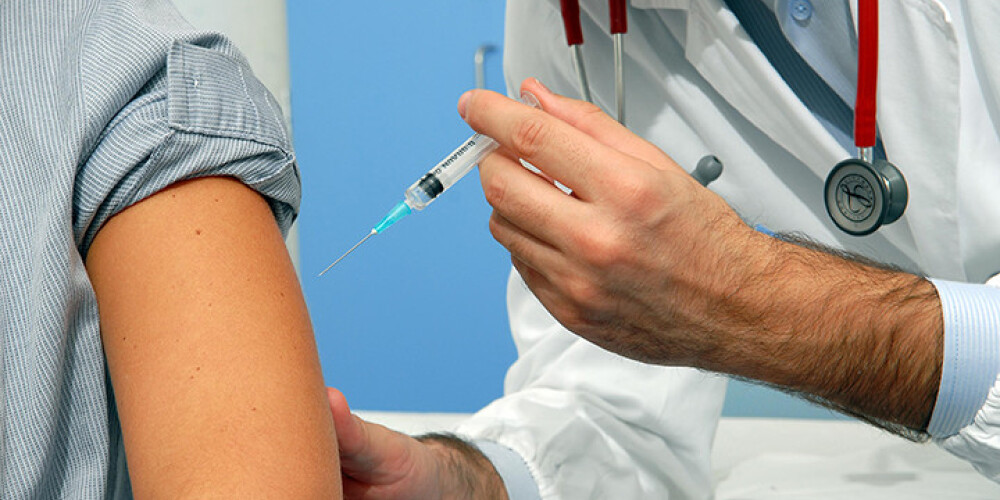 Infektologi neprognozē, vai gripas vakcīnu trūkums negatīvi ietekmēs vakcinācijas līmeni valstī