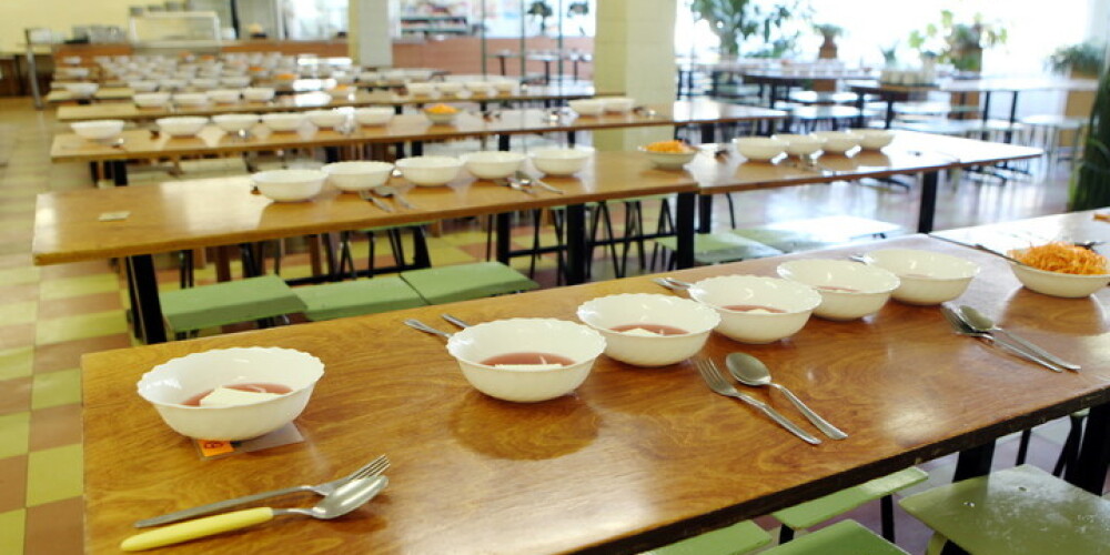 Atsevišķas pārtikas piedevas un aromatizētājus skolēnu ēdiena pagatavošanai varēs izmantot līdz 2017.gadam