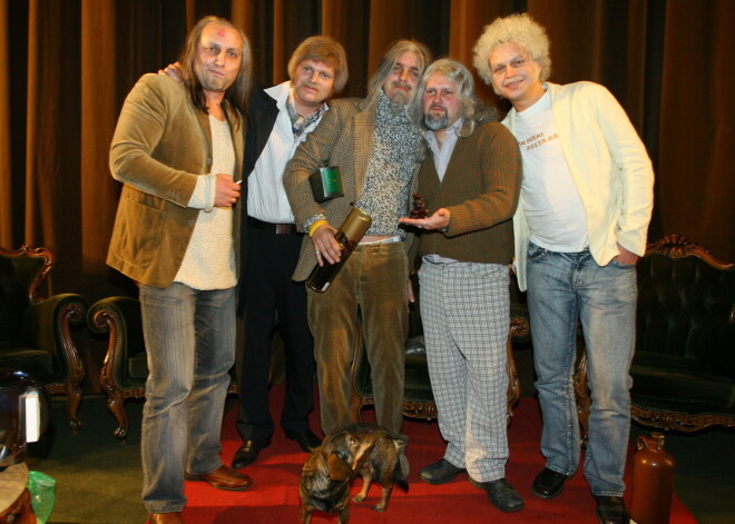 2006. gada 16. oktobrī grupa “Tumsa” un Mārtiņš Freimanis, pārtaisījušies par sirmiem večukiem, nosvinēja grupas 15. jubileju un prezentēja labāko dziesmu izlasei “Piedzīvojums. 1996. - 2006.”.