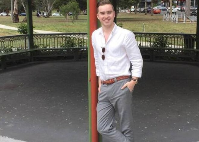 Судьи «Голоса» встали с кресел, услышав пение заикающегося молодого артиста. ВИДЕО