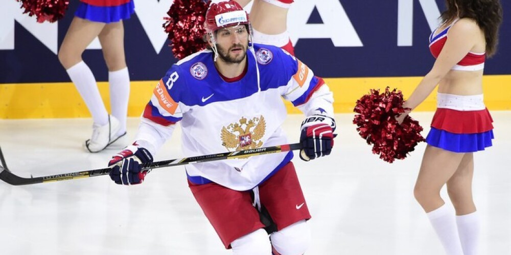 "Tas bija ļoti grūts lēmums" - hokeja zvaigzne Ovečkins nepiedalīsies NHL Visu zvaigžņu spēlē
