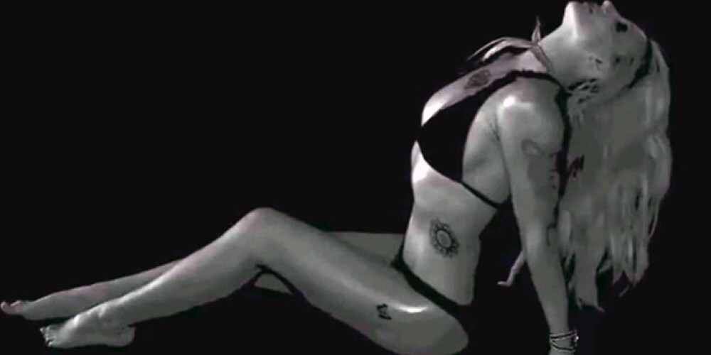 Бритни Спирс опубликовала видео в бикини