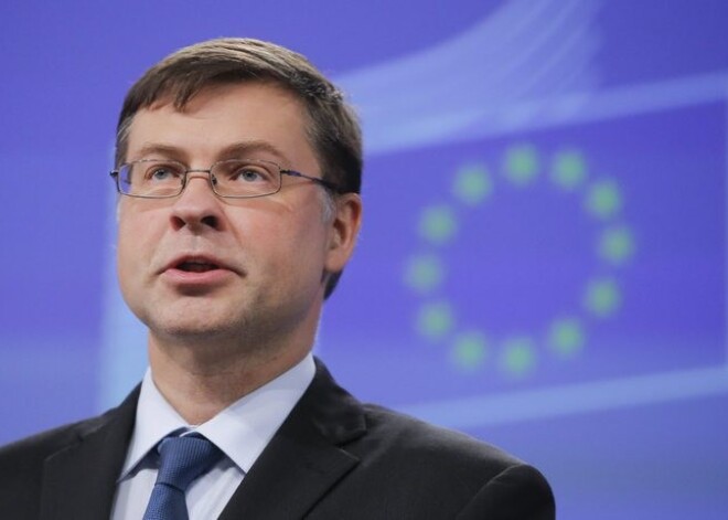 Dombrovskis atbalsta ideju no degvielas nodokļa finansēt bēgļus