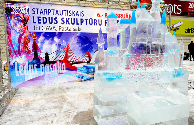 Jelgavā šajā nedēļas nogalē jau 18. reizi notiks Starptautiskais Ledus skulptūru festivāls, kura tēma šogad ir „Pasaules brīnumi”. Ledus mākslas darbus Jelgavā veidos mākslinieki no desmit valstīm.