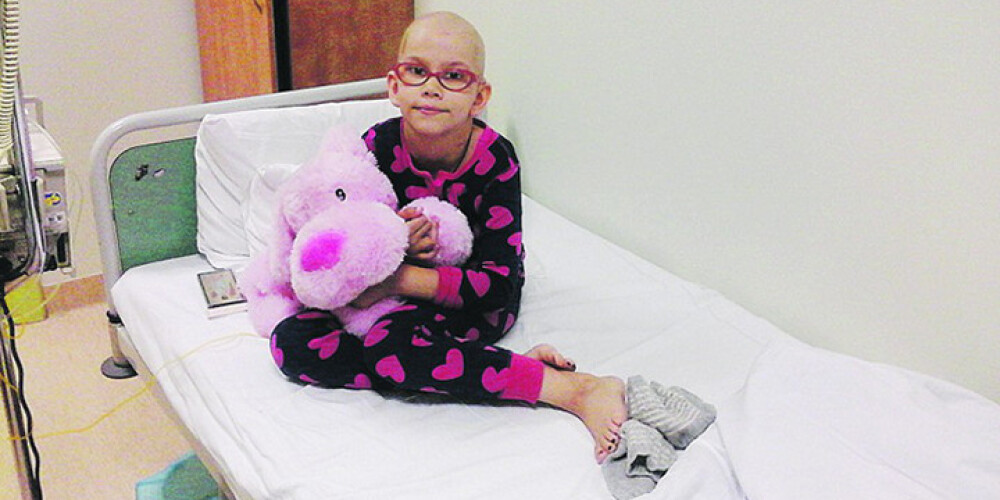 Ar vēzi slimās Sofijas vecāki atsakās meitu ārstēt Ķelnē. Ziedotāji var atgūt naudu