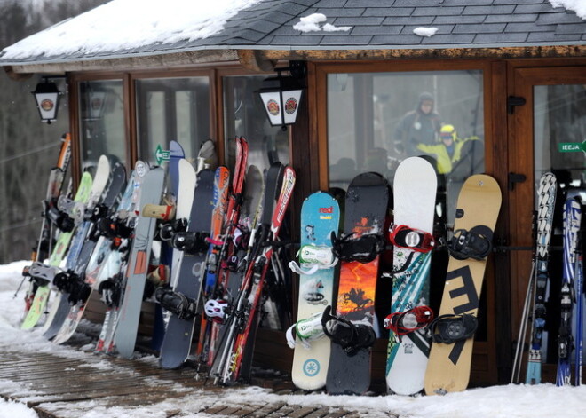 Atkušņa dēļ gandrīz visas slēpošanas trases un kalni stāv dīkā