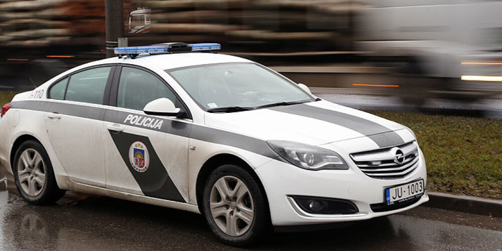 Iekšlietu ministrijas konkursā par policijas auto nomu uzvar noteikumiem neatbilstošais "SEB līzings"