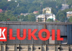 Lēmums par degvielas uzpildes staciju Latvijā, Lietuvā un Polijā pārdošanu pieņemts, īstenojot "Lukoil" aktīvu Eiropā optimizāciju, paskaidroja Krievijas kompānija.