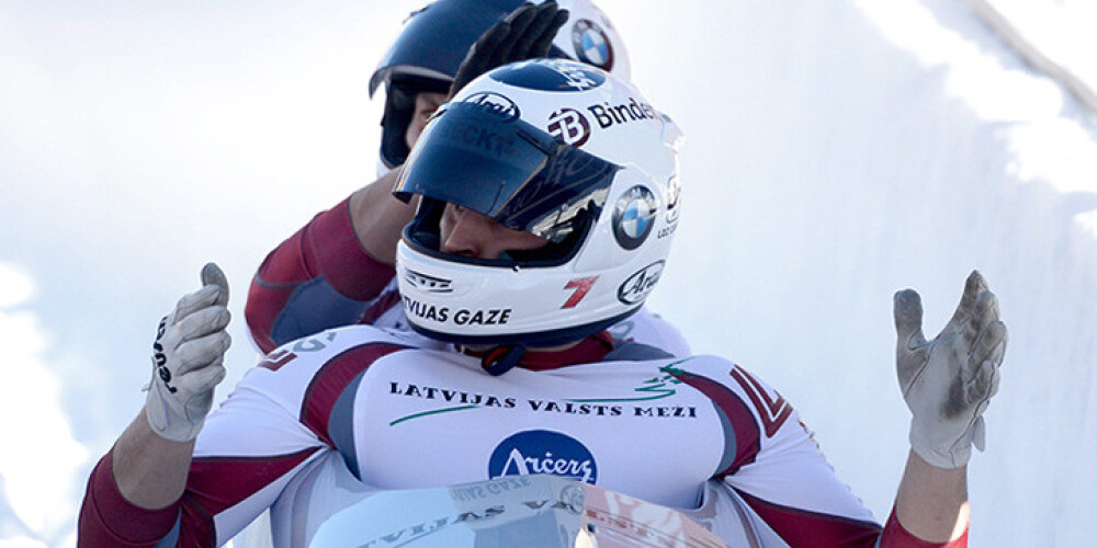 Melbārža bobsleja divniekam pēc pirmās dienas Īglsas trases rekords un trešā vieta