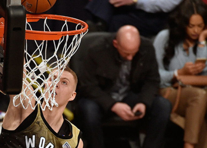 Porziņģis NBA Uzlēcošo zvaigžņu mačā gūst 30 punktus. VIDEO