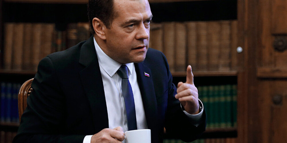 Medvedevs: "Baltijas valstīs biedēšana ar krieviem ir politisks paņēmiens"