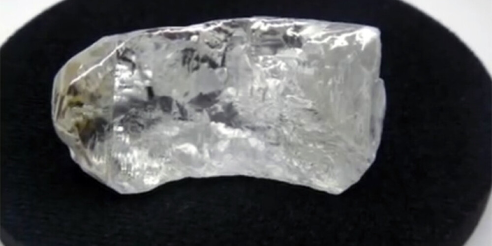 Angolā atrod 14,3 miljonus dolāru vērtu dimantu. FOTO