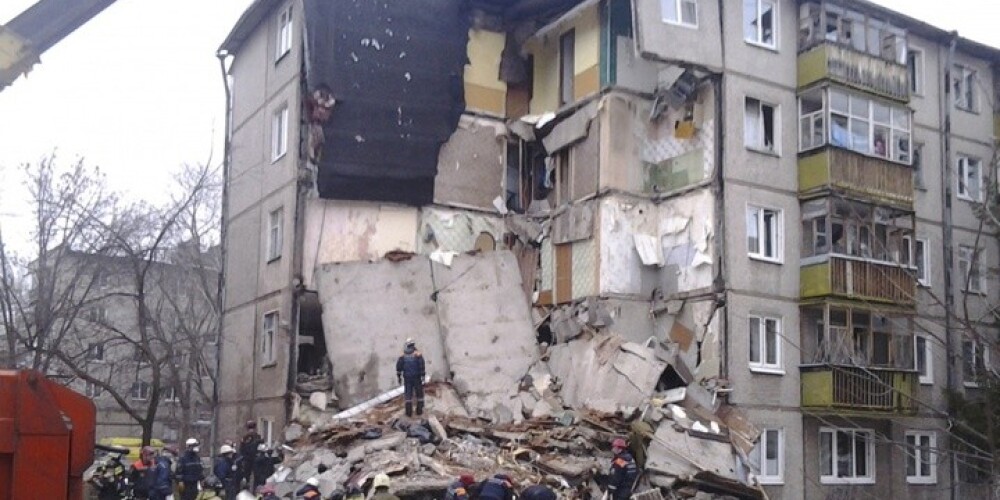 Gāzes sprādziens dzīvokļu mājā Jaroslavļā nogalina vismaz 7 cilvēkus. FOTO
