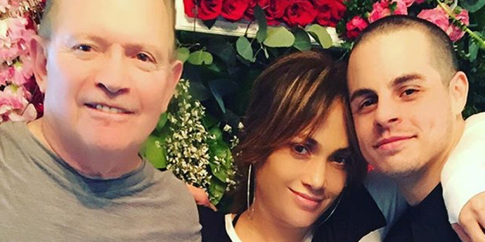 Дженнифер Лопез провела День святого Валентина с отцом и бойфрендом