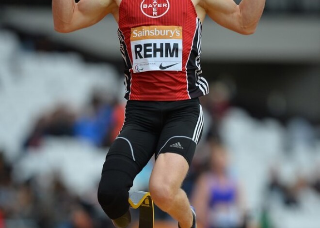 27 gadus vecais Markuss Rēms gaida uz iespēju tikties ar Starptautiskās vieglatlētikas federācijas (IAAF) pārstāvjiem, lai mēģinātu viņus pārliecināt par saviem tiesībām startēt Riodežaneiro Olimpiskajās spēlēs. Rēma personīgais rekords ir 8,40, kas ir piecus centimetrus tālāk nekā brita Grega Raterforda zelta lēciens 2012. gada Londonas Olimpiskajās spēlēs.