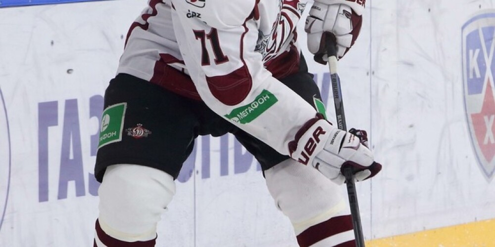 Decembra labākais Čehijas virslīgas hokejists Bukarts uz divām sezonām pagarinājis līgumu ar "Zlin"