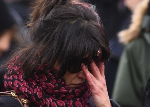 Софи Марсо с сыновьями на похоронах бывшего супруга Анджея Жулавского