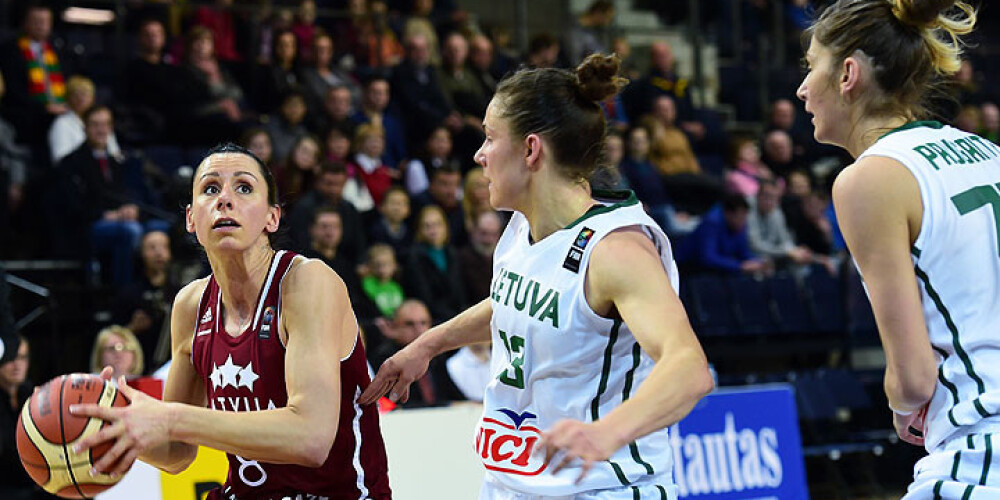 Malači, meitenes! Mūsu basketbolistes liek Lietuvai aizmirst par Eiropas čempionāta finālturnīru. FOTO