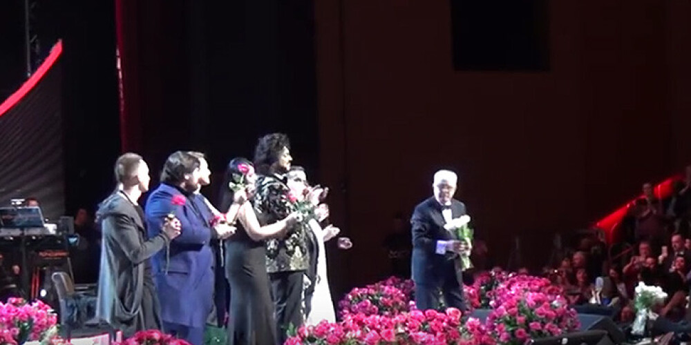 Pauls jubilejas koncertā Maskavā saņem ilgstošas un grandiozas ovācijas. VIDEO