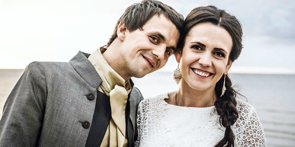 Marta Kristiana Kalniņa ģimene beidzot publisko kāzu foto