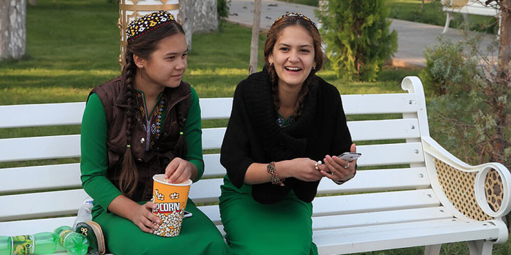 Turkmenistānā dāmas 8.martā no valsts saņem desmit eiro